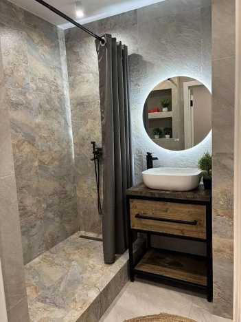 Купить трехкомнатную квартиру в Ростовской области. Вариант № 7590424, 11, площадь -  квм, цена 12800000 рублей