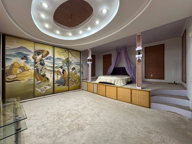 Купить четырехкомнатную квартиру в Иванове. Вариант № 19032, 30, площадь -  квм, цена 13700000 рублей