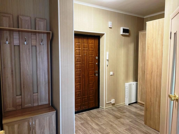 Снять квартиру в Омске. Вариант № 10217982, 4, площадь -  квм, цена 25000 рублей