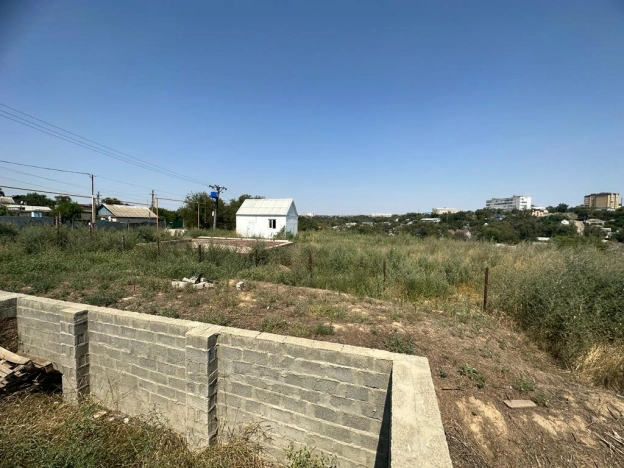 Купить земельный участок на улице Заречная в Республике Калмыкия. Вариант № 7947, 4, площадь -  квм, цена 2400000 рублей