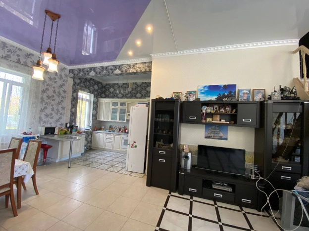 Купить дом в Белгороде. Вариант № 7557958, 4, площадь -  квм, цена 10650000 рублей