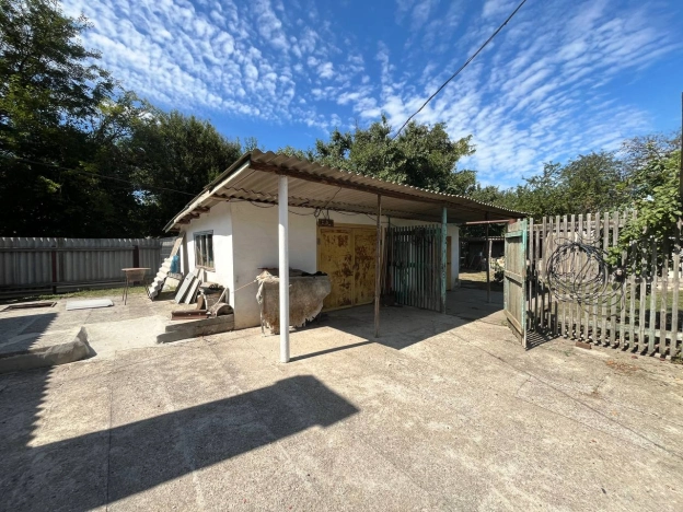 Купить дом на улице Васильковая в Краснодарском крае. Вариант № 6269765, 8, площадь -  квм, цена 3750000 рублей