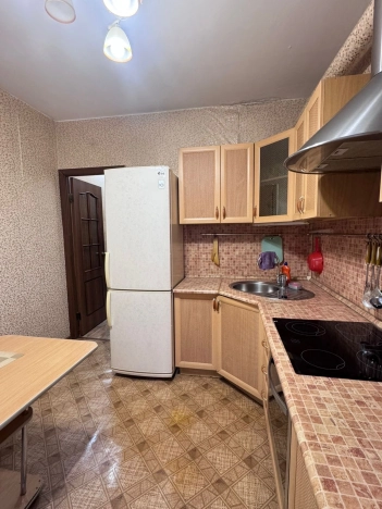 Снять квартиру у метро Площадь Маркса в Новосибирске. Вариант № 9799320, 14, площадь -  квм, цена 40000 рублей