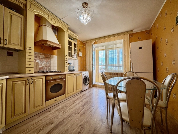 Купить трехкомнатную квартиру в Иванове. Вариант № 2026565, 0, площадь -  квм, цена 8900000 рублей