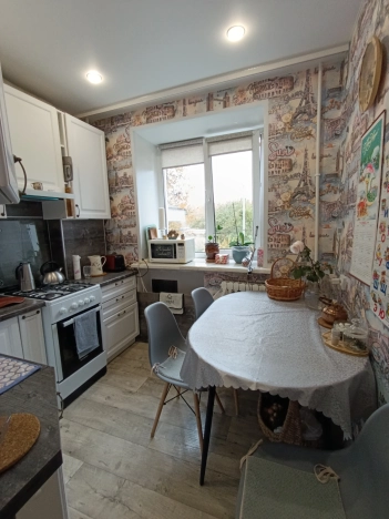 Купить квартиру в Коврове. Вариант № 7216632, 8, площадь -  квм, цена 3700000 рублей