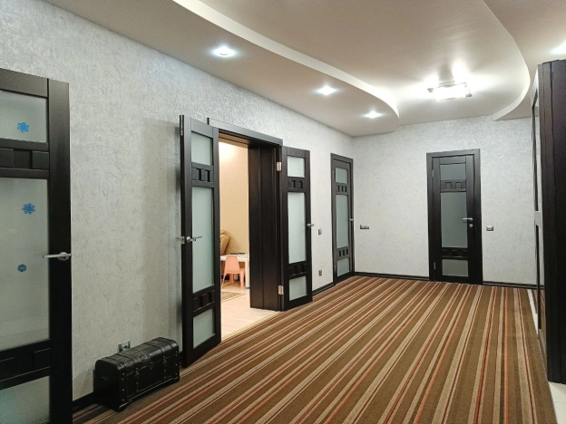 Купить трехкомнатную квартиру в Воронеже. Вариант № 9365145, 12, площадь - квм, цена 12000000 рублей