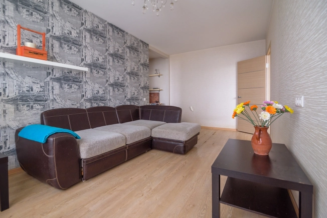 Купить четырехкомнатную квартиру в Новосибирской области. Вариант № 8925103, 10, площадь -  квм, цена 9000000 рублей