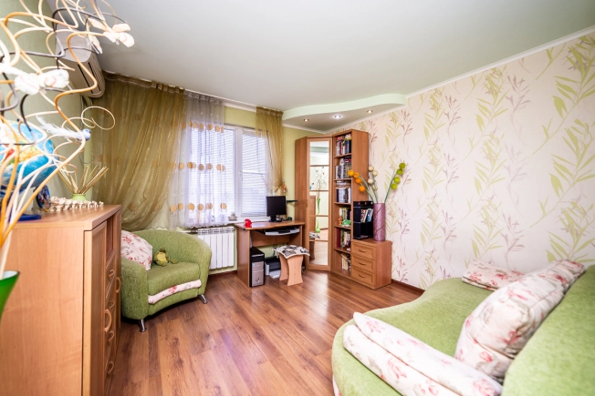 Купить двухкомнатную квартиру на улице Ставропольская в Краснодаре. Вариант № 2630268, 2, площадь -  квм, цена 7700000 рублей