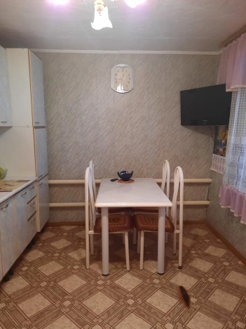 Купить трехкомнатную квартиру на улице Железнодорожная в Тюменской области. Вариант № 43991, 31, площадь -  квм, цена 1300000 рублей