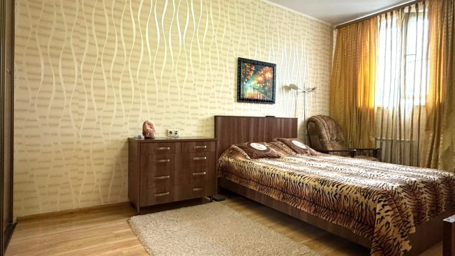 Купить двухкомнатную квартиру в Краснодаре. Вариант № 8012658, 10, площадь -  квм, цена 7500000 рублей