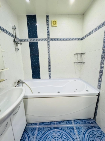 Купить трехкомнатную квартиру в Старом Осколе. Вариант № 8325065, 16, площадь -  квм, цена 8200000 рублей