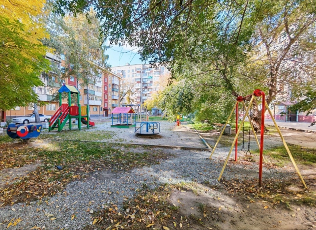 Купить квартиру в районе Железнодорожный в Новосибирске. Вариант № 5325580, 13, площадь -  квм, цена 5300000 рублей