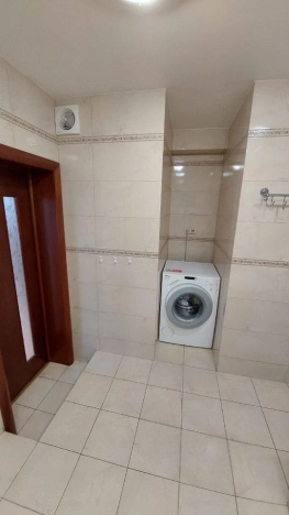 Купить двухкомнатную квартиру на вторичке в Москве. Вариант № 9556603, 17, площадь -  квм, цена 17000000 рублей