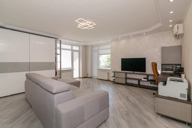 Купить квартиру на улице Маяковского в Республике Крым. Вариант № 1133903, 9, площадь -  квм, цена 17000000 рублей