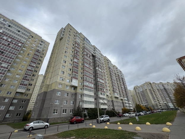 Купить трехкомнатную квартиру у метро Садовая в Санкт-Петербурге. Вариант № 7546041, 30, площадь -  квм, цена 14880000 рублей