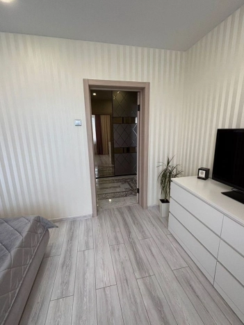 Купить квартиру на улице Дмитрия Шмонина в Новосибирске. Вариант № 3420331, 7, площадь -  квм, цена 10450000 рублей