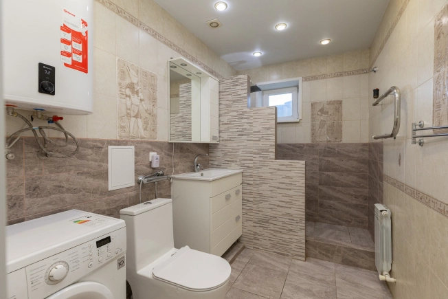 Купить трехкомнатную квартиру в Амурской области. Вариант № 35300, 6, площадь -  квм, цена 10000000 рублей