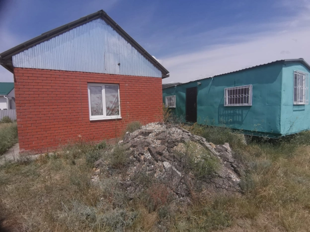 Купить дом на улице Парковая в Элисте. Вариант № 9022, 2, площадь -  квм, цена 2000000 рублей