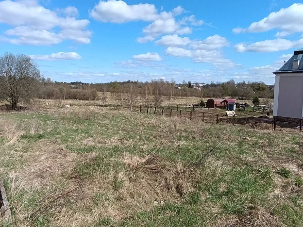 Купить земельный участок в Новгородской области. Вариант № 172312, 8, площадь -  квм, цена 1400000 рублей