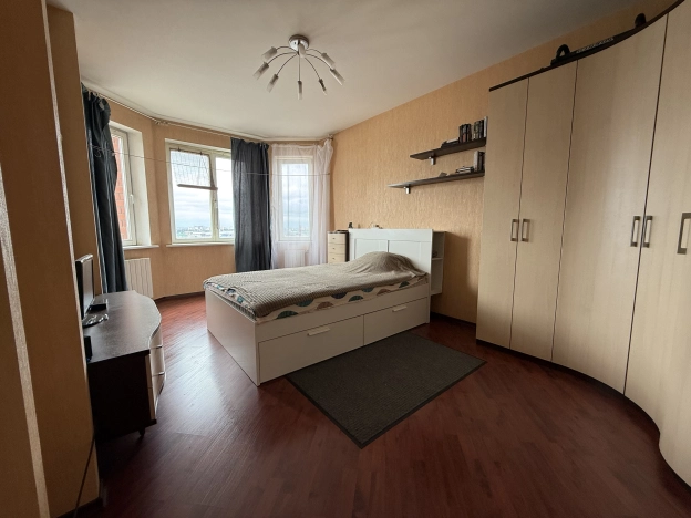 Купить двухкомнатную квартиру на вторичке у метро Улица Горчакова в Москве. Вариант № 53819, 3, площадь -  квм, цена 12300000 рублей