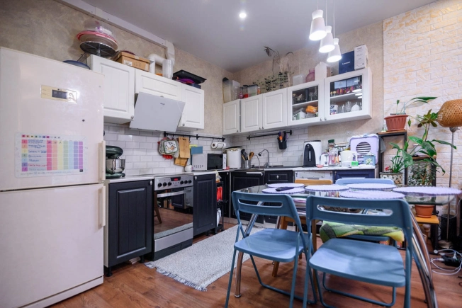 Купить двухкомнатную квартиру на улице Лиственная в Новосибирской области. Вариант № 3852186, 27, площадь -  квм, цена 5999000 рублей