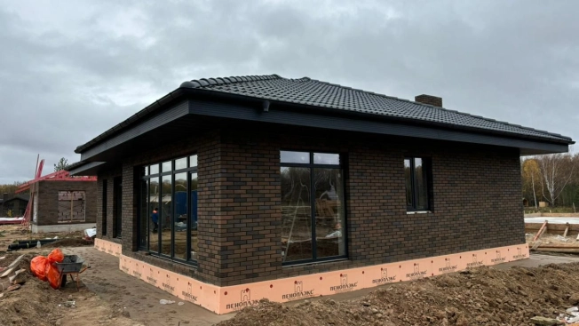 Купить дом на улице Дачная в Калуге. Вариант № 17565, 7, площадь -  квм, цена 8800000 рублей