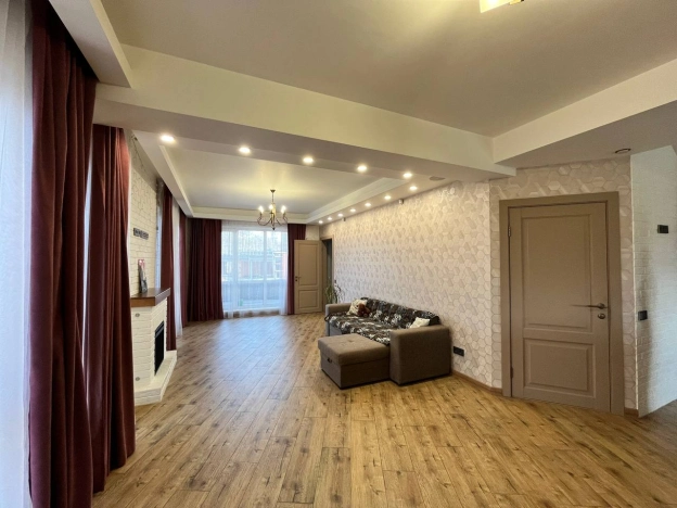 Купить квартиру на улице Лызина в Иркутске. Вариант № 37506, 6, площадь -  квм, цена 19000000 рублей