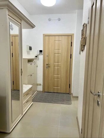 Купить трехкомнатную квартиру в Ленинградской области. Вариант № 2450163, 4, площадь -  квм, цена 14900000 рублей