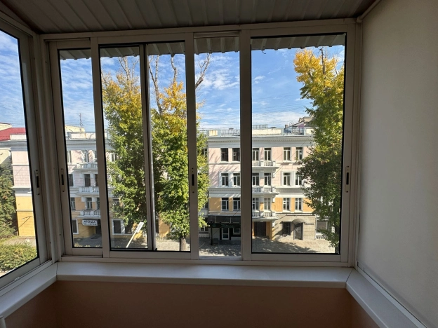 Купить квартиру на вторичке в Иркутске. Вариант № 5373651, 25, площадь -  квм, цена 11991991 рублей