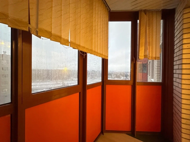 Купить трехкомнатную квартиру у метро Садовая в Санкт-Петербурге. Вариант № 9974099, 33, площадь -  квм, цена 9390000 рублей