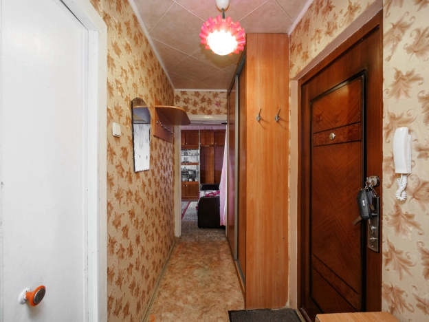 Купить двухкомнатную квартиру в Омске. Вариант № 8215695, 21, площадь -  квм, цена 6000000 рублей