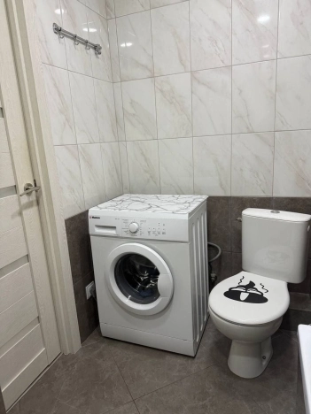 Снять однокомнатную квартиру на улице Маршала Борзова в Калининграде. Вариант № 10999942, 13, площадь - квм, цена 33000 рублей