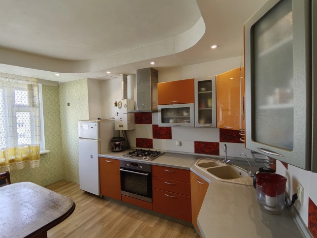 Купить трехкомнатную квартиру в Калуге. Вариант № 13511, 4, площадь -  квм, цена 5270000 рублей