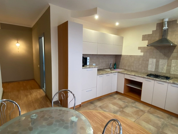 Купить квартиру на улице Университетский проспект в Волгограде. Вариант № 9572339, 1, площадь - квм, цена 9350000 рублей