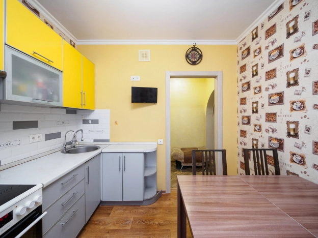 Купить квартиру в Омске. Вариант № 10458680, 8, площадь - квм, цена 8200000 рублей