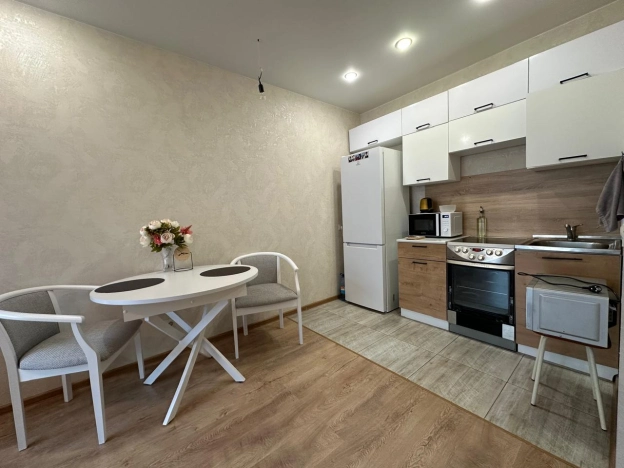 Купить квартиру в районе Калининский в Новосибирске. Вариант № 43308, 3, площадь -  квм, цена 4850000 рублей