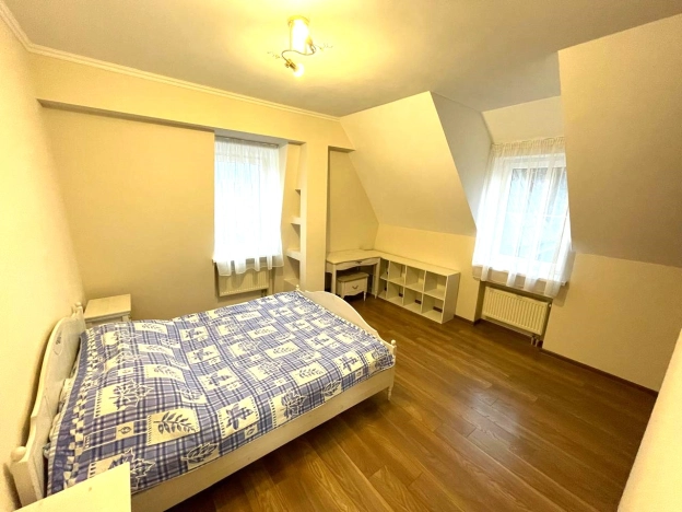 Купить трехкомнатную квартиру в Калининградской области. Вариант № 8124748, 5, площадь -  квм, цена 12500000 рублей