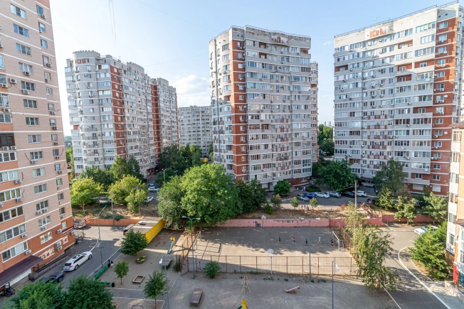 Купить двухкомнатную квартиру в Краснодаре. Вариант № 743318, 9, площадь - квм, цена 11400000.0000 рублей