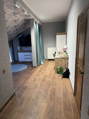 Купить трехкомнатную квартиру в Калининградской области. Вариант № 6649374, 9, площадь -  квм, цена 30000000 рублей