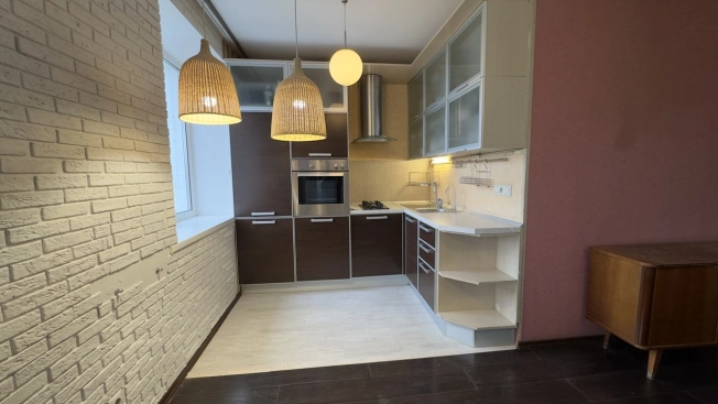 Купить квартиру в Омске. Вариант № 10264578, 5, площадь -  квм, цена 5000000 рублей