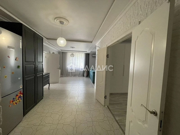 Купить трехкомнатную квартиру в Ростовской области. Вариант № 1795892, 7, площадь -  квм, цена 17200000 рублей