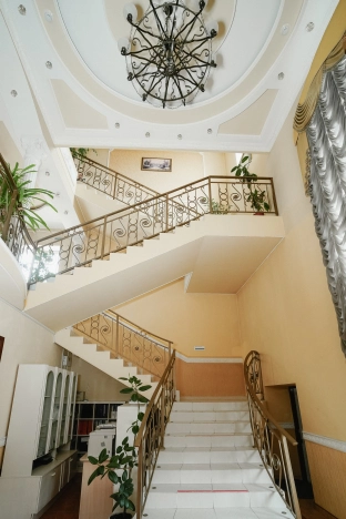 Купить дом в Омске. Вариант № 44414, 0, площадь -  квм, цена 26000000 рублей