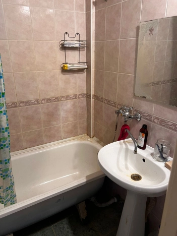 Купить двухкомнатную квартиру в Микрорайоне 4-й, Элиста в Элисте. Вариант № 4877898, 3, площадь -  квм, цена 4600000 рублей