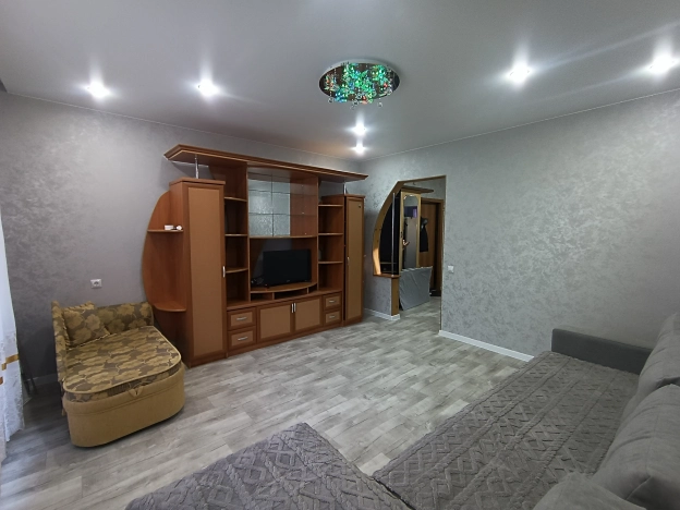 Снять квартиру в Тобольске. Вариант № 9440848, 12, площадь -  квм, цена 35000 рублей