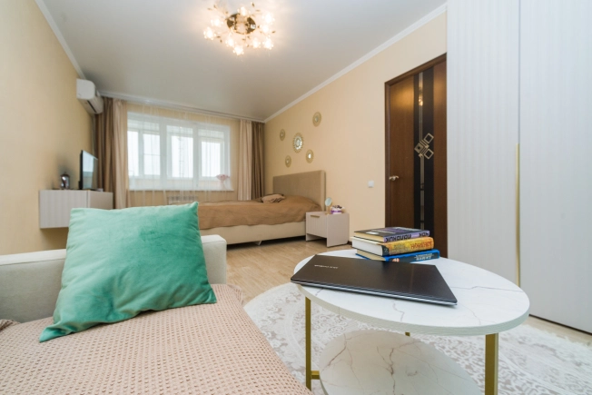 Купить однокомнатную квартиру в районе Железнодорожный в Рязани. Вариант № 2359998, 1, площадь -  квм, цена 5800000 рублей