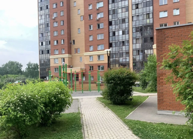 Купить трехкомнатную квартиру в Новосибирской области. Вариант № 10270661, 21, площадь -  квм, цена 10000000 рублей