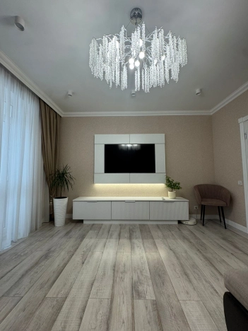 Купить трехкомнатную квартиру в Ростовской области. Вариант № 3265596, 0, площадь -  квм, цена 12500000 рублей