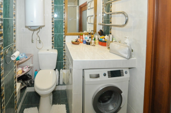 Купить четырехкомнатную квартиру в Новосибирской области. Вариант № 8922229, 35, площадь -  квм, цена 15500000 рублей