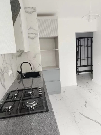 Купить трехкомнатную квартиру в Ростовской области. Вариант № 6227820, 4, площадь -  квм, цена 8349999 рублей