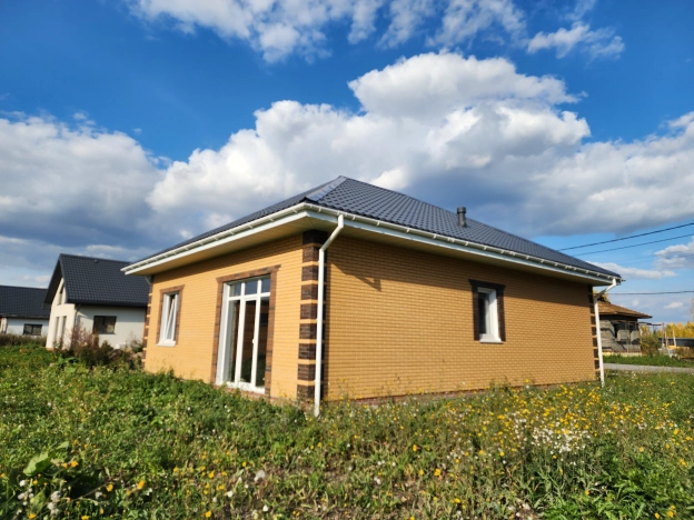 Купить дом в районе Заельцовский в Новосибирске. Вариант № 6625517, 3, площадь -  квм, цена 6500000 рублей